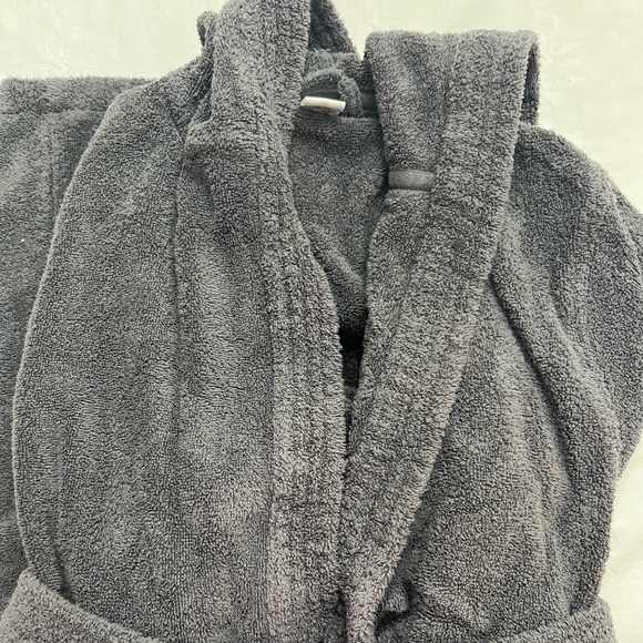 Boys Robe - Picture 2 of 2